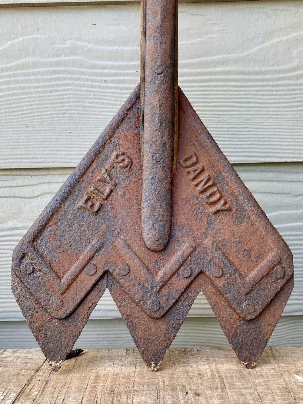 Ely’s Dandy Hay Knife Metal and Wood Early 1900s Garden Tool Rustic Decor - Picture 3 of 16